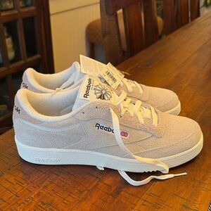 Brand new Suede Reebok Club